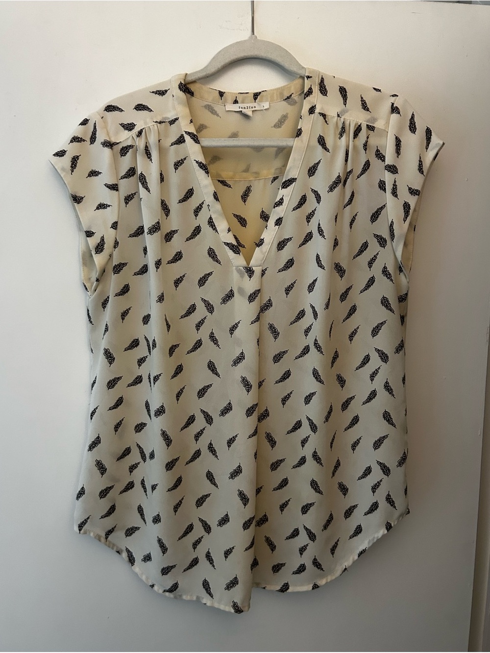 fun2fun White Top with Black Feather Print